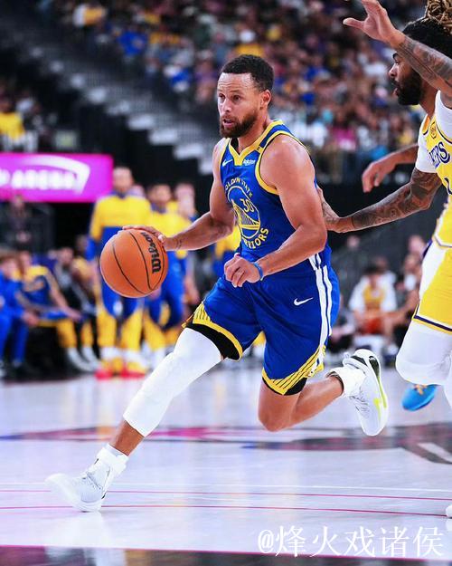 库里21分力克亚历山大52分 勇士险胜雷霆迎来2连胜 库里21分力克亚历山大52分 勇士险胜雷霆迎来2连胜